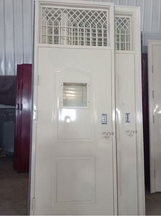 合水学校教室门