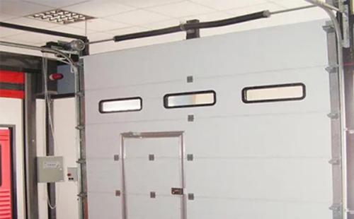 合水工业提升门的安装方法