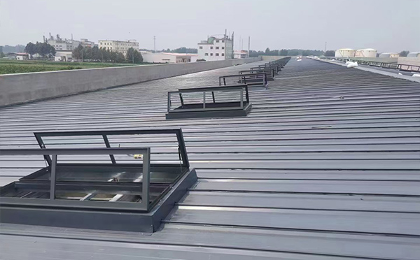 某中学室内体育馆合水排烟窗改造项目