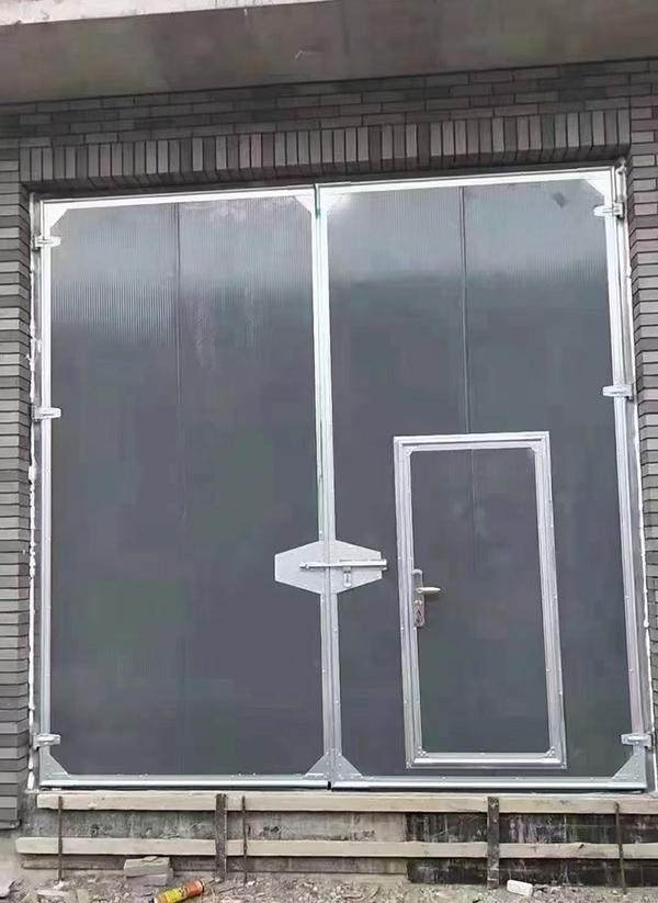 合水工业平开门在大型设备制造车间的应用实例